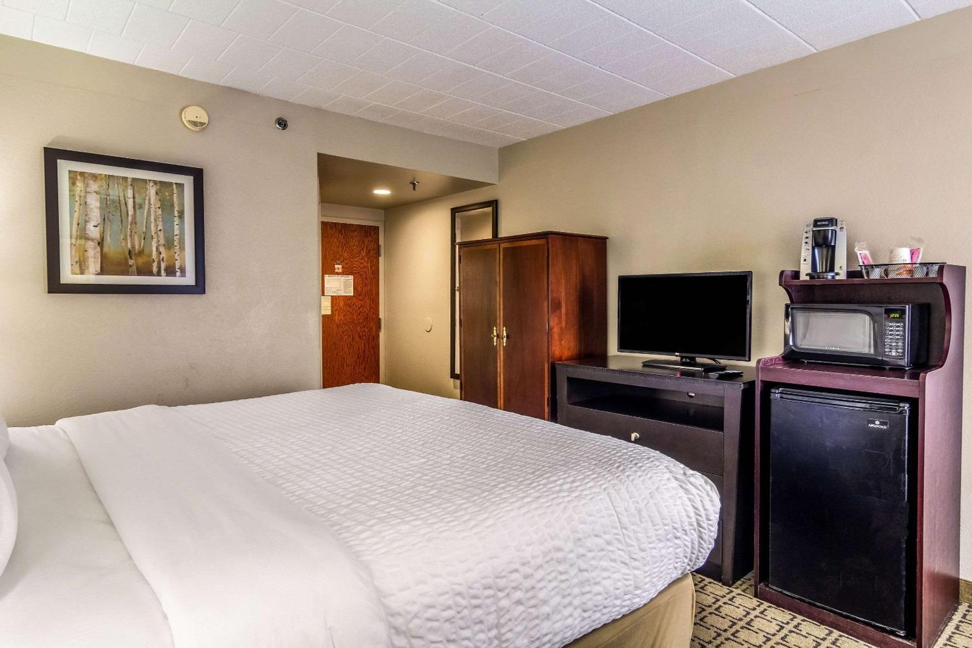Clarion Inn Cranberry Township Exteriör bild